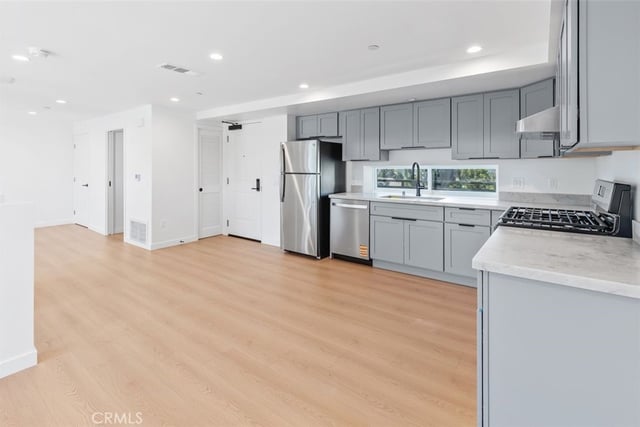 176 N Catalina Avenue 403, Pasadena, CA 91106 — photo 4 of 22