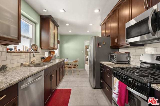 5832 Ranchito Avenue, Van Nuys, CA 91401 — photo 10 of 23