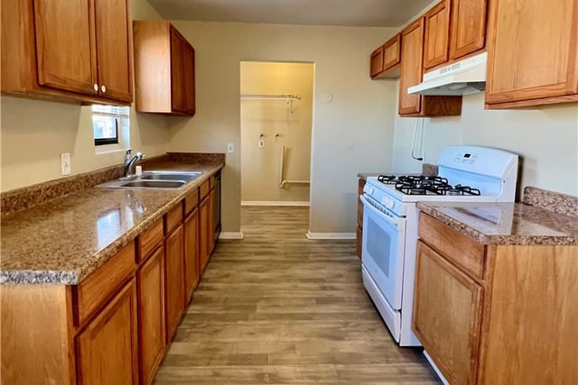 44118 Kingtree, Lancaster, CA 93534 — photo 3 of 21