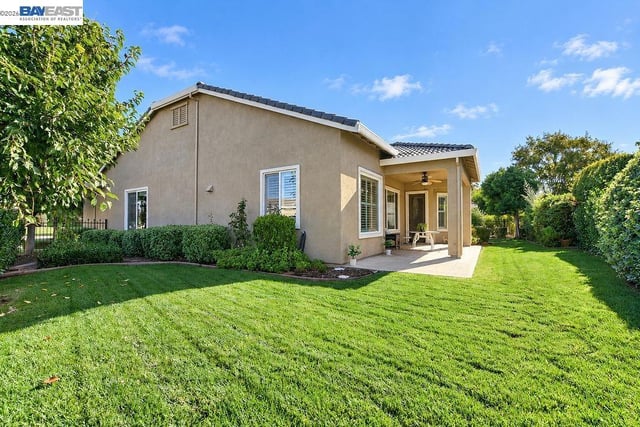 1242 Flores Way, Brentwood, CA 94513 — photo 3 of 28