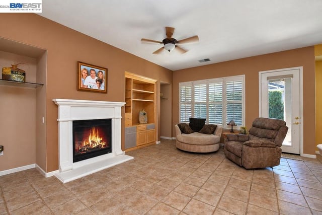 1242 Flores Way, Brentwood, CA 94513 — photo 4 of 28