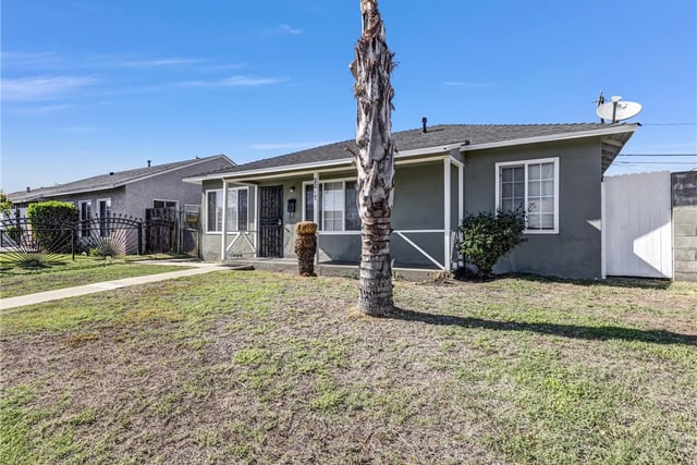 2217 W Raymond, Compton, CA 90220 — photo 4 of 41