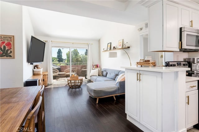 2507 E 15th 301, Long Beach, CA 90804 — photo 4 of 34