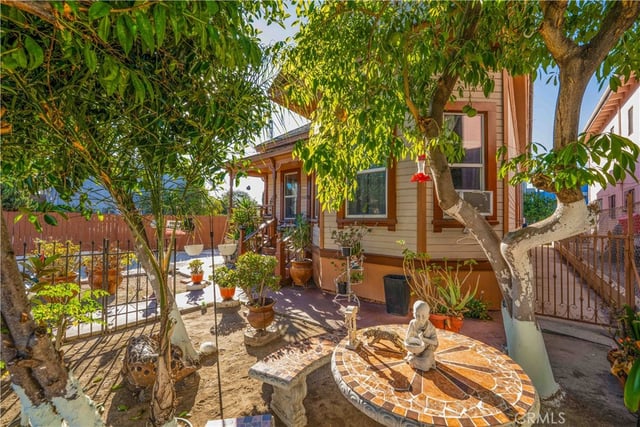 1460 W 23rd Street, Los Angeles, CA 90007 — photo 4 of 21