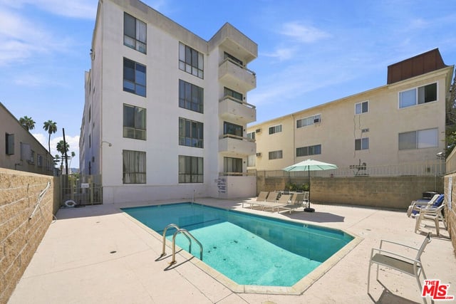 533 S St Andrews Place 404, Los Angeles, CA 90020 — photo 10 of 13