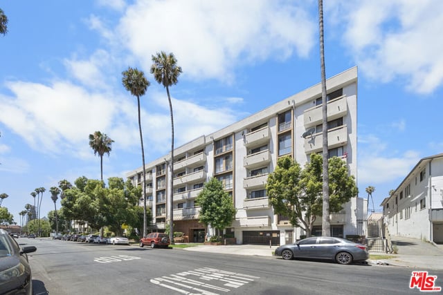 533 S St Andrews Place 404, Los Angeles, CA 90020 — photo 11 of 13