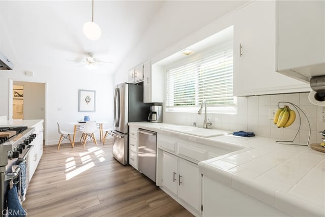 22429 Bessemer Street, Woodland Hills, CA 91367 — photo 15 of 46