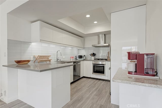 1037 N Vista, Los Angeles, CA 90046 — photo 18 of 51