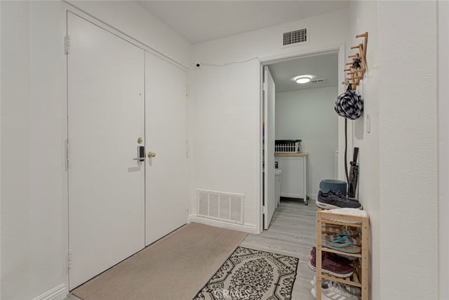 1037 N Vista, Los Angeles, CA 90046 — photo 7 of 51