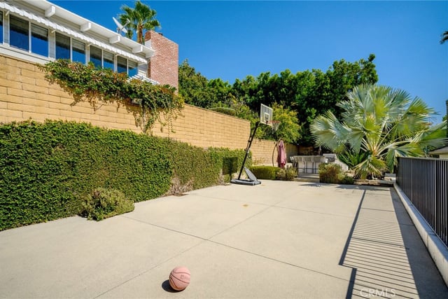 334 Hill, Monrovia, CA 91016 — photo 46 of 53