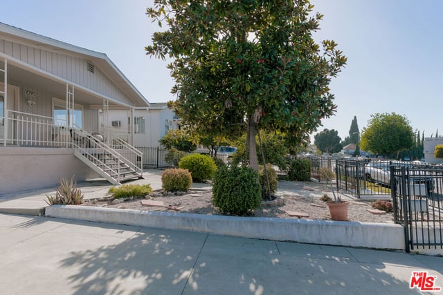 6190 Mesa Avenue, Los Angeles, CA 90042 — photo 3 of 42