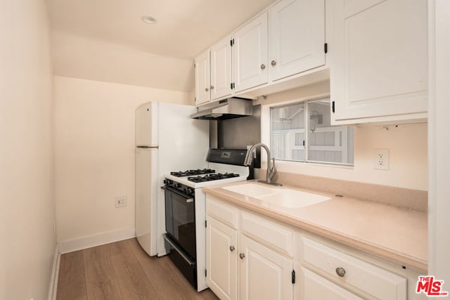 6190 Mesa Avenue, Los Angeles, CA 90042 — photo 33 of 42