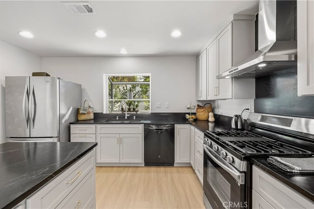 28628 Applewood Lane, Castaic, CA 91384 — photo 22 of 75