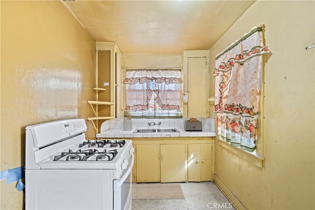 1542 E 83rd, Los Angeles, CA 90001 — photo 15 of 24
