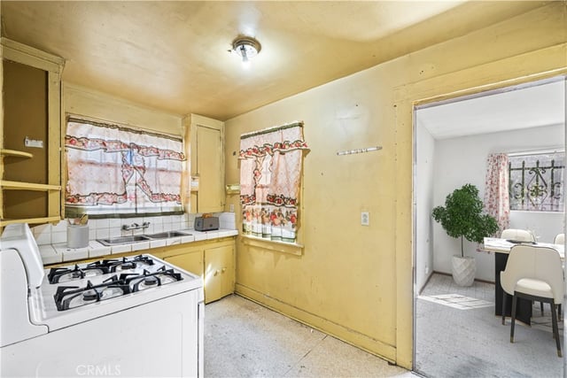 1542 E 83rd, Los Angeles, CA 90001 — photo 16 of 24