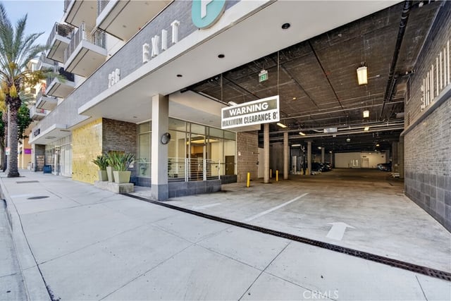 238 S Arroyo Parkway 303, Pasadena, CA 91105 — photo 4 of 28