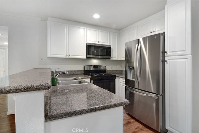 5525 Canoga Avenue 124, Woodland Hills, CA 91367 — photo 6 of 20