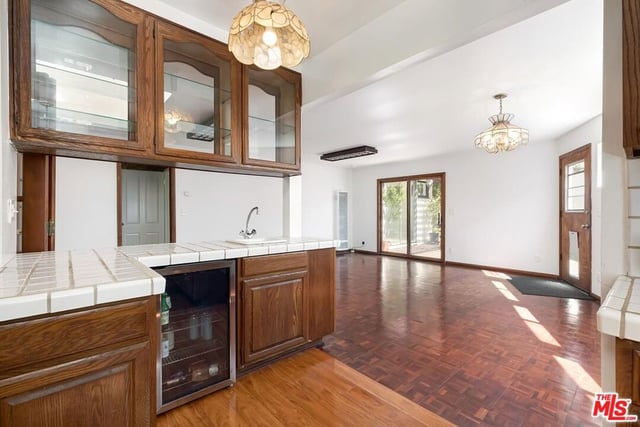 428 S Gretna Green Way, Los Angeles, CA 90049 — photo 11 of 28