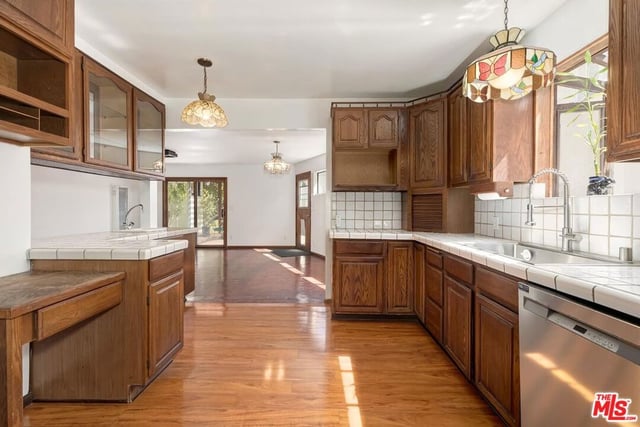 428 S Gretna Green Way, Los Angeles, CA 90049 — photo 12 of 28