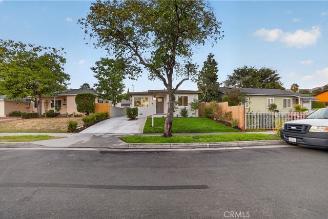 279 Palisade Street, Pasadena, CA 91103 — photo 2 of 32