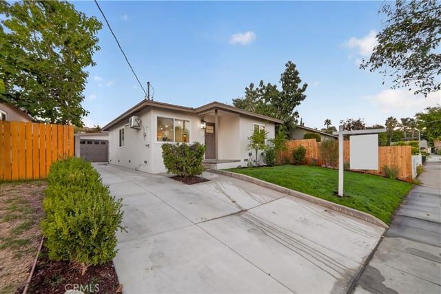 279 Palisade Street, Pasadena, CA 91103 — photo 3 of 32