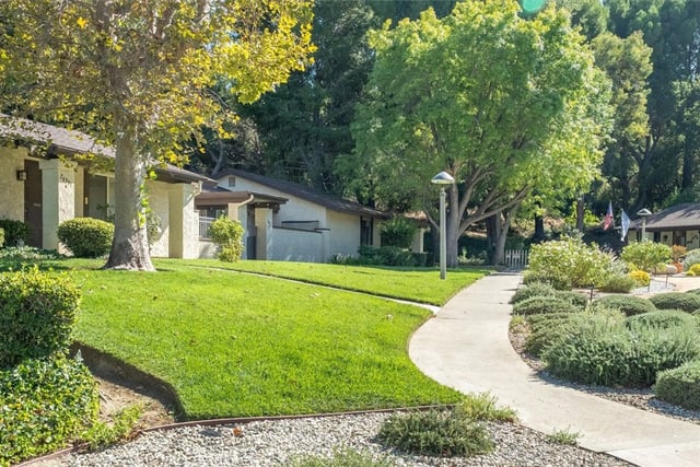 26331 Oakspur Drive C, Newhall, CA 91321 — photo 29 of 40