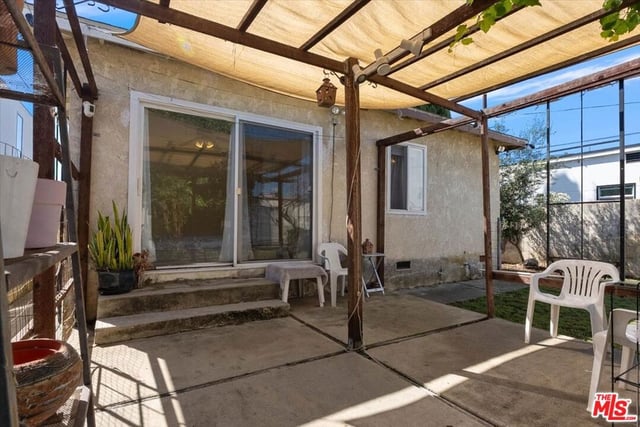 980 W Summerland Avenue, San Pedro, CA 90731 — photo 15 of 25