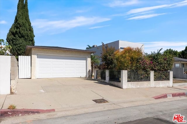 980 W Summerland Avenue, San Pedro, CA 90731 — photo 24 of 25