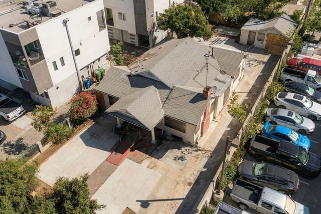 1114 N Heliotrope Drive, Los Angeles, CA 90029 — photo 2 of 6