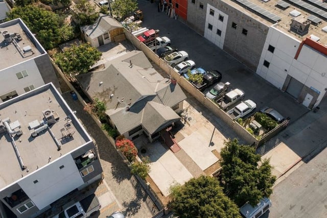 1114 N Heliotrope Drive, Los Angeles, CA 90029 — photo 3 of 6