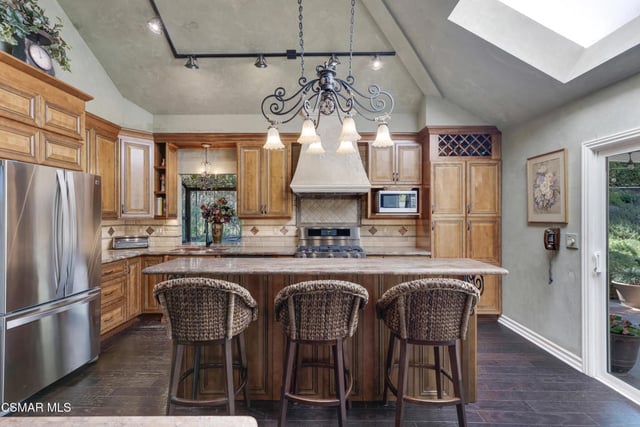 30049 Trail Creek Drive, Agoura Hills, CA 91301 — photo 8 of 40