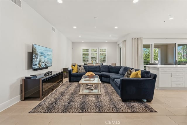 23500 Park Sorrento H22, Calabasas, CA 91302 — photo 2 of 35
