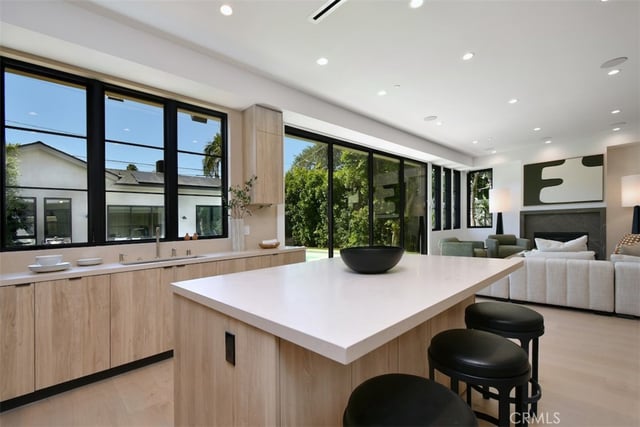 4433 Kraft, Studio City, CA 91602 — photo 8 of 34
