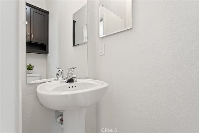 8250 Lankershim Boulevard Space 82, North Hollywood, CA 91605 — photo 13 of 34