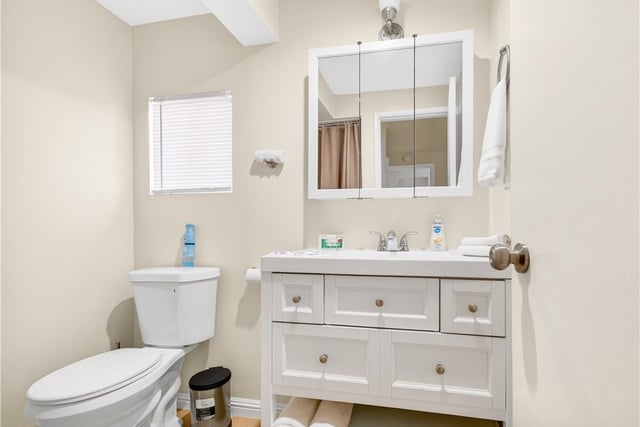 405 N Brighton, Burbank, CA 91506 — photo 12 of 49