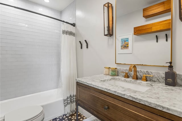 10240 Camarillo Street 208, Toluca Lake, CA 91602 — photo 19 of 52