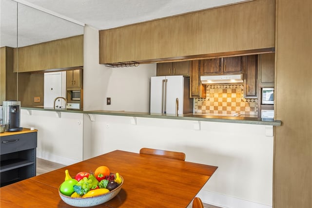 10240 Camarillo Street 208, Toluca Lake, CA 91602 — photo 3 of 52