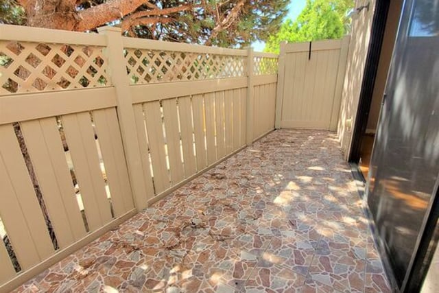4365 Mclaughlin Avenue 18, Los Angeles, CA 90066 — photo 12 of 32