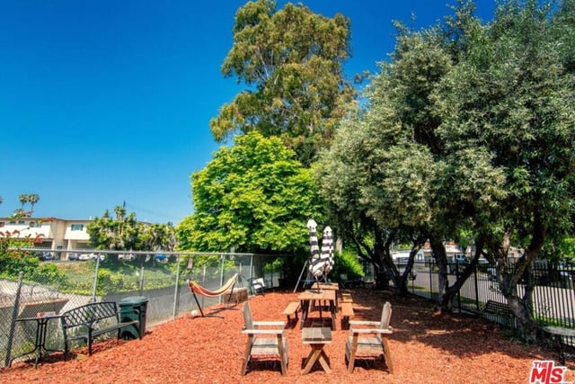 4365 Mclaughlin Avenue 18, Los Angeles, CA 90066 — photo 30 of 32