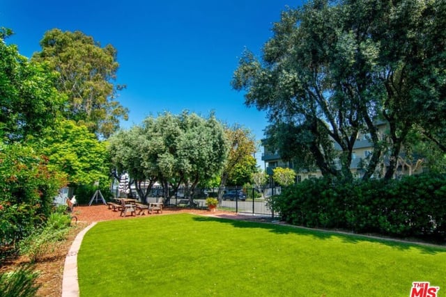 4365 Mclaughlin Avenue 18, Los Angeles, CA 90066 — photo 32 of 32