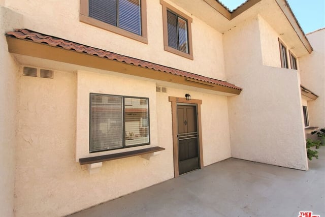 4365 Mclaughlin Avenue 18, Los Angeles, CA 90066 — photo 6 of 32
