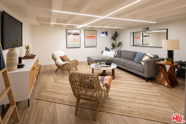 3342 W 27th Street, Los Angeles, CA 90018 — photo 18 of 45
