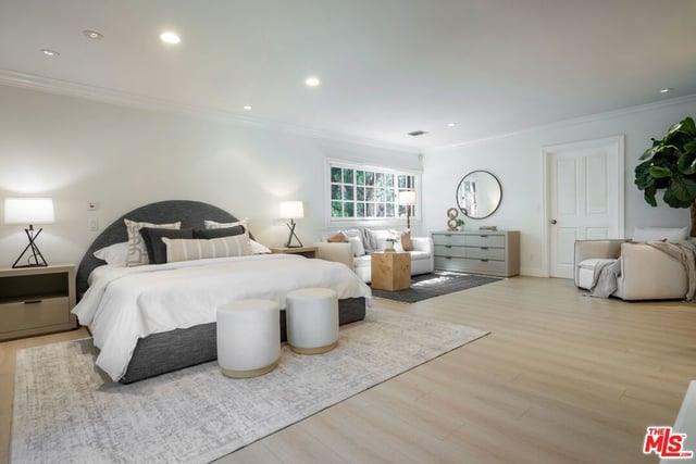 1132 Chantilly Road, Los Angeles, CA 90077 — photo 12 of 24