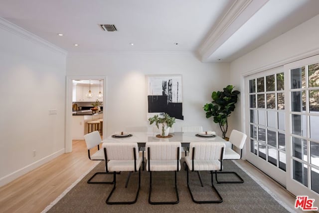 1132 Chantilly Road, Los Angeles, CA 90077 — photo 9 of 24
