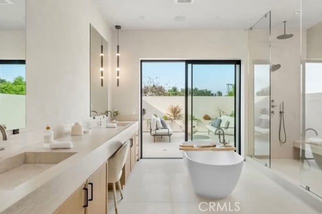 15447 Huston, Sherman Oaks, CA 91403 — photo 9 of 44