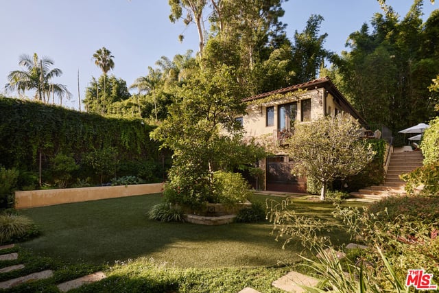 1164 N Doheny Drive, Los Angeles, CA 90069 — photo 12 of 34