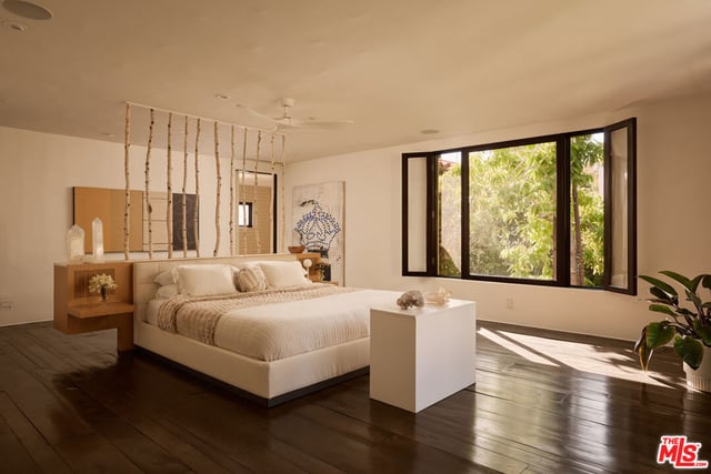 1164 N Doheny Drive, Los Angeles, CA 90069 — photo 15 of 34