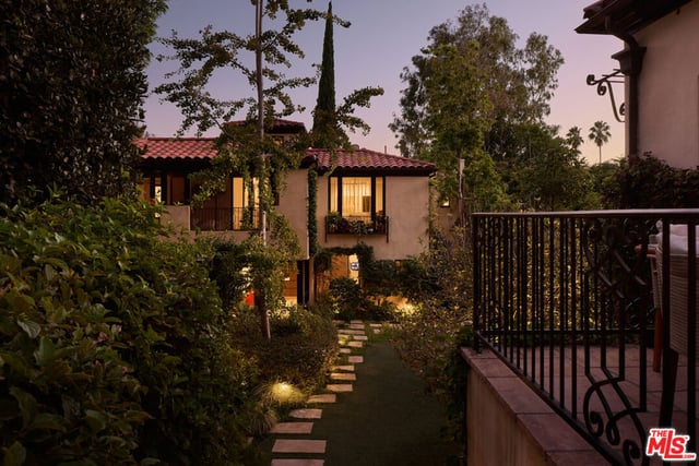 1164 N Doheny Drive, Los Angeles, CA 90069 — photo 32 of 34