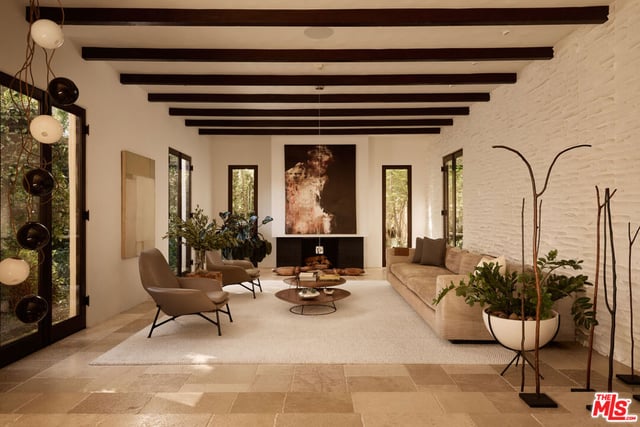 1164 N Doheny Drive, Los Angeles, CA 90069 — photo 5 of 34