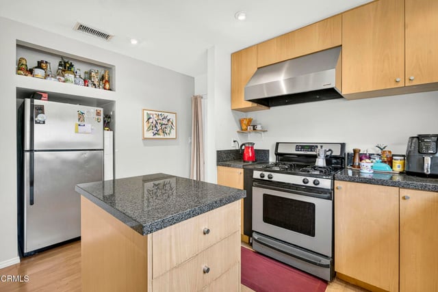 4021 Liberty Avenue N, Glendale, CA 91214 — photo 18 of 54